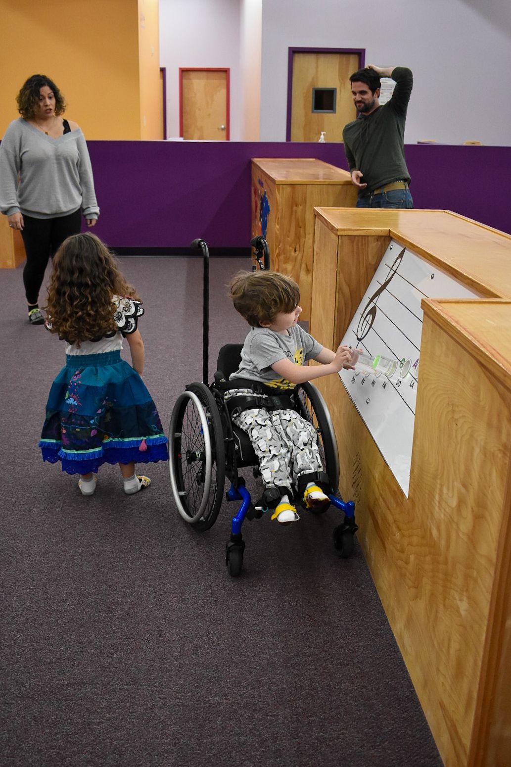 Kids playing with Note Brite