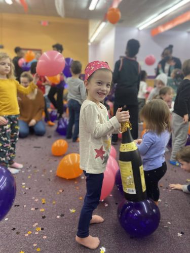 kids at Noon Year's Eve event